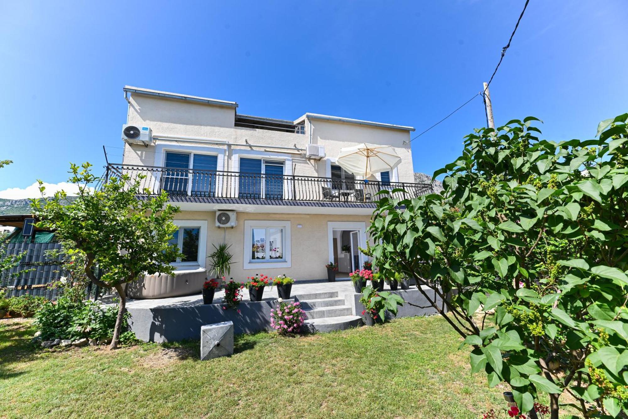 Apartmani Dolores Kastela Exterior photo